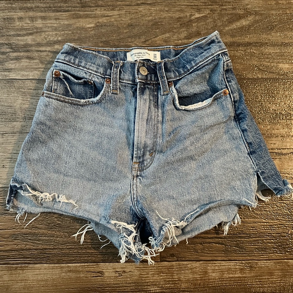 Abercrombie Mom Short High Rise 24/00